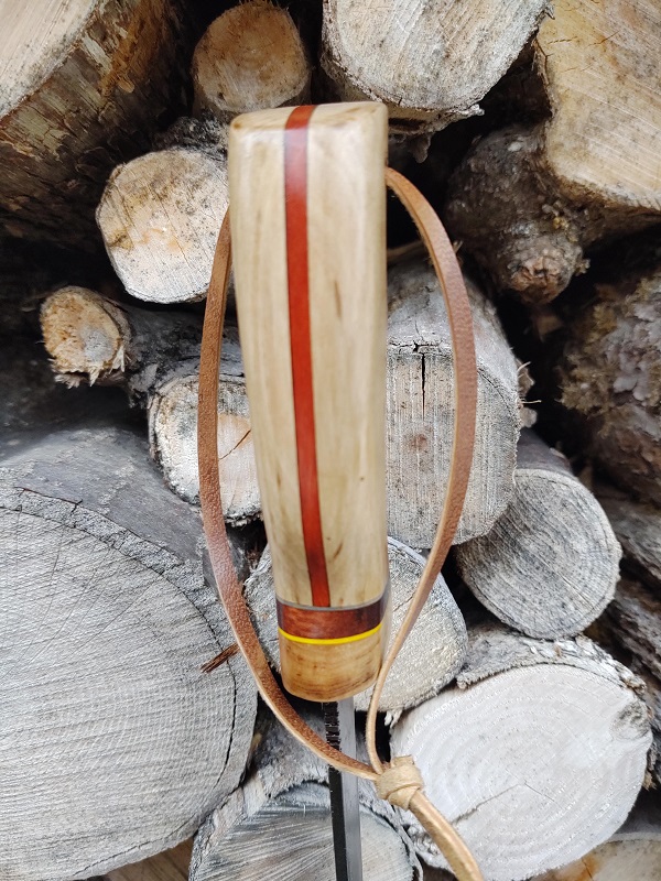 Knife 46 - 4” Hunter - EDC - Dyed Wood Framed Tang